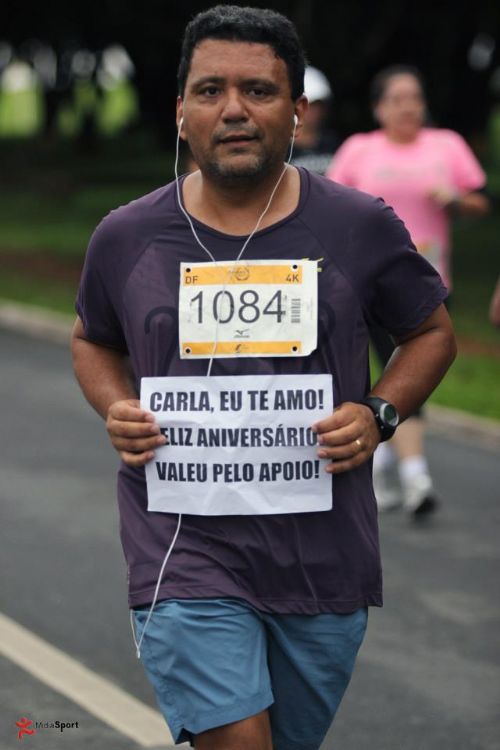 Cartaz que fiz para a Carla no Circuito Athenas, que foi no anivers�rio dela